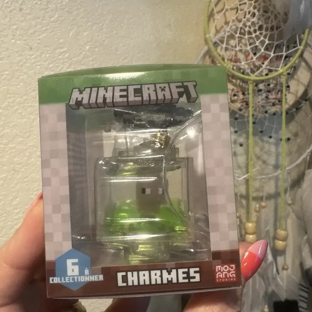 New Minecraft Series 2 Charms Pig 2.5-Inch Backpack Hanger. Viral Keychain